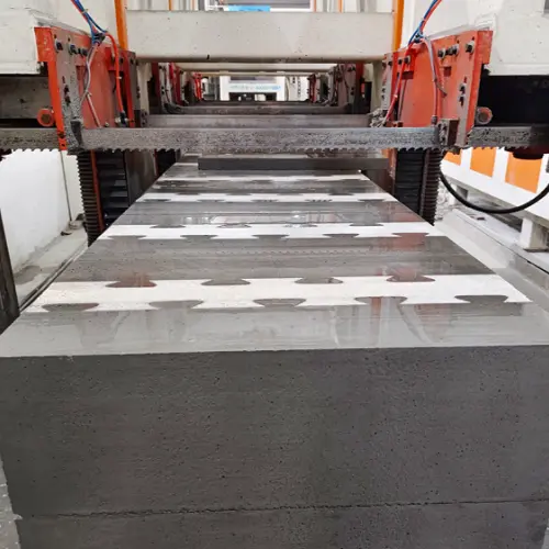 Verbundwerkstoff-Sandwich-Block-Produktionsanlage mit Selbstisolierung